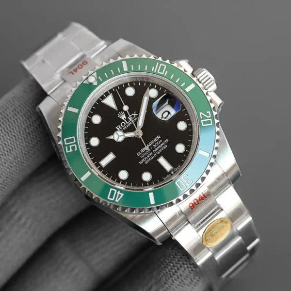 Photo 2 - Men Replica Rolex Rolex Submariner 41mm Dial Black Green Bezel Ref.126610