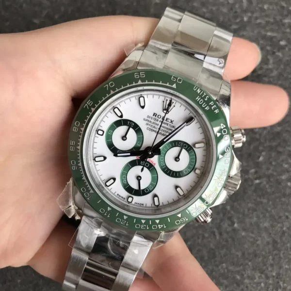 Photo 3 - Daytona Rolex Super Universe Chronograph Daytona ref.116500 Green Bezel