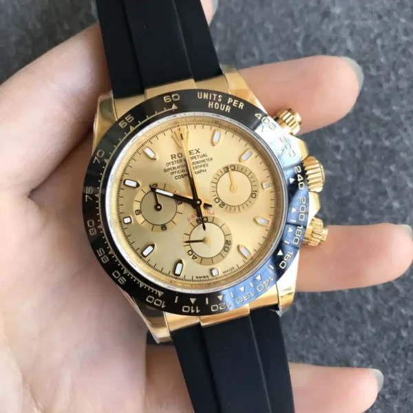 Photo 4 - Daytona Rolex Super Universe Chronograph Daytona ref.116518 Gold Dial