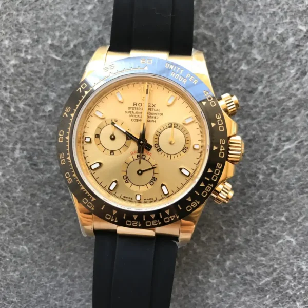 Photo 7 - Daytona Rolex Super Universe Chronograph Daytona ref.116518 Gold Dial