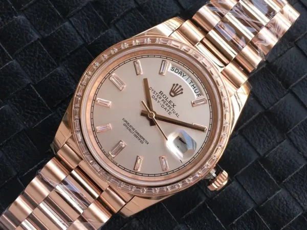 Photo 3 - Day-Date Rolex Day-Date Ref. m228238 Rose Gold Dial