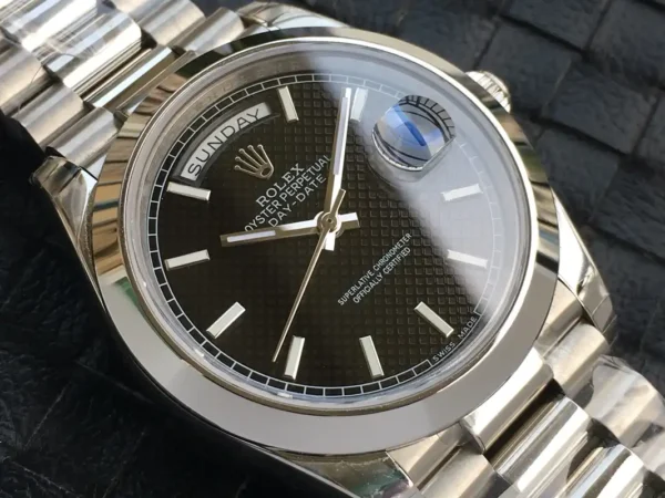 Photo 4 - Day-Date Rolex Day-Date Ref. m228238 Black Dial Dome Bezel