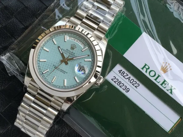 Photo 2 - Day-Date Rolex Day-Date Ref. m228238 Ice Blue Motif Dial