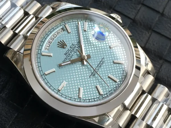 Photo 4 - Day-Date Rolex Day-Date Ref. m228238 Ice Blue Motif Dial