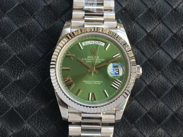 Photo 3 - Day-Date Rolex Day-Date Ref. m228238 Green Dial