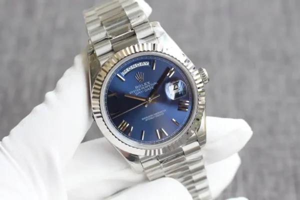 Photo 3 - Day-Date Rolex Day-Date Ref. m228238 Bright Blue Dial