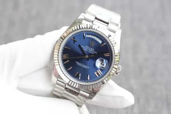 Photo 4 - Day-Date Rolex Day-Date Ref. m228238 Bright Blue Dial