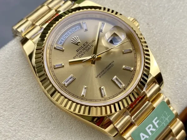 Photo 11 - Day-Date Rolex Day-Date Ref. m228238 Champagne Dial Fluted Bezel