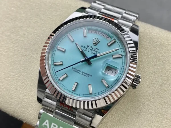 Photo 4 - Day-Date Rolex Day-Date Ref. m228238 Ice Blue Dial