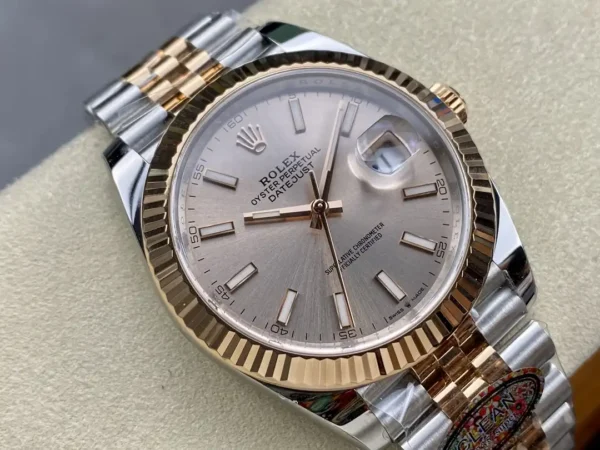 Photo 3 - Datejust Rolex Datejust Ref.126331 41mm Rose Gold Dial