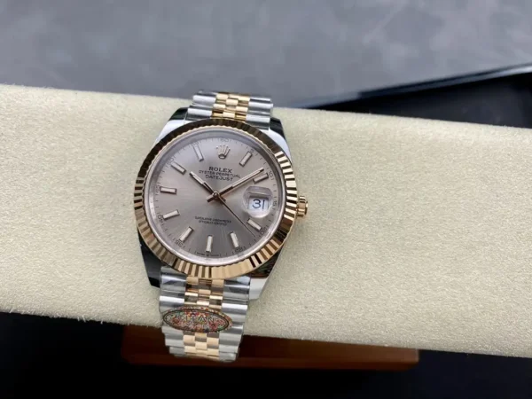 Photo 5 - Gold Replica Rolex Rolex Datejust Ref.126331 41mm Rose Gold Dial