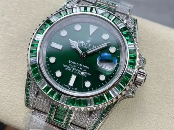 Photo 4 - Diamond Replica Rolex Rolex Submariner Iced Out Ref.116610LV Green Dial Green Bezel