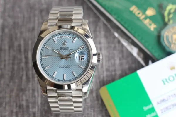 Photo 3 - Day-Date Rolex Day-Date Ref. 126331 Ice Blue Motif Dial