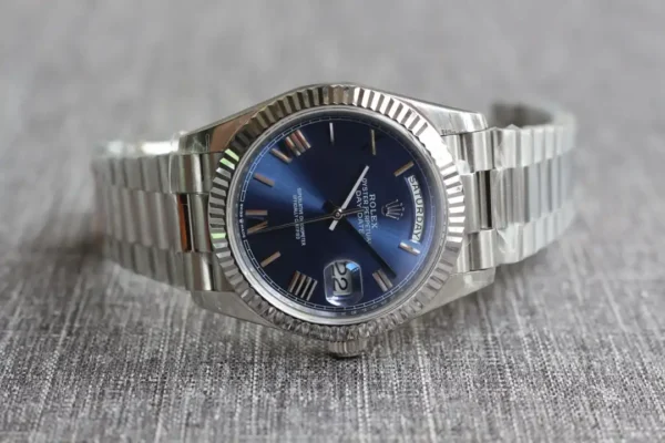 Photo 8 - Day-Date Rolex Day-Date Ref. 126331 41mm Bright Blue Dial