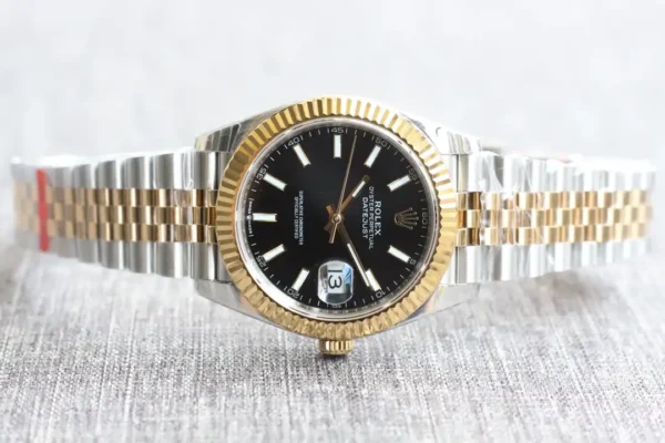 Photo 8 - Datejust Rolex Datejust Ref. 126331 41mm Black Dial