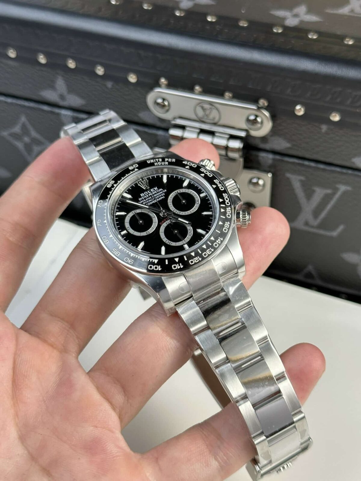 Replica Rolex Daytona 40 mm Black Dial 126500LN "Godzilla" - Best shop to buy a Fake Rolex