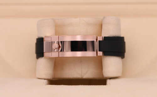 Replica Rolex Daytona 40 mm Sundust Dial in Everose Gold 126515LN - Best shop to buy a Fake Rolex