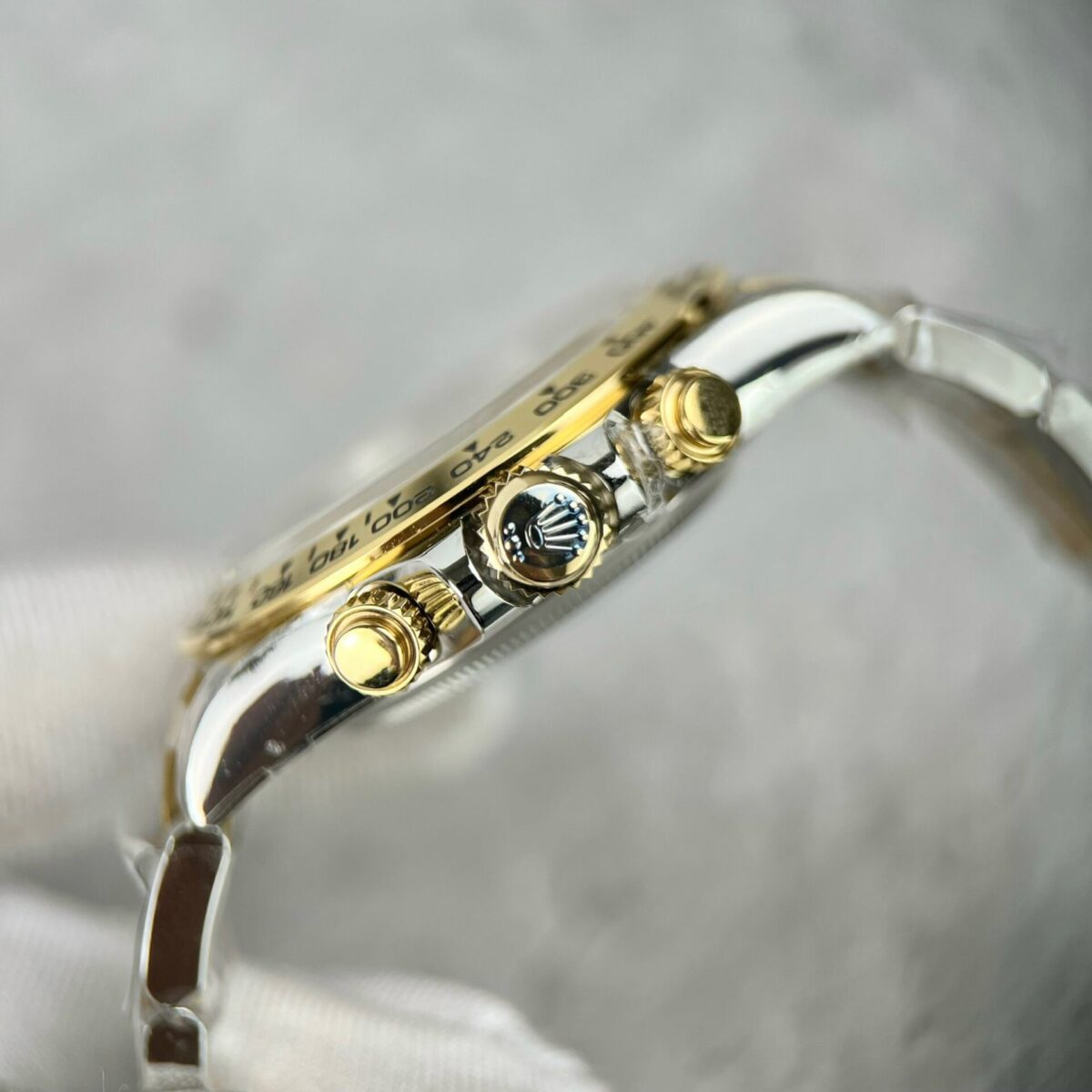 Replica Rolex Daytona 40 mm White Dial 126503 - Best shop to buy a Fake Rolex