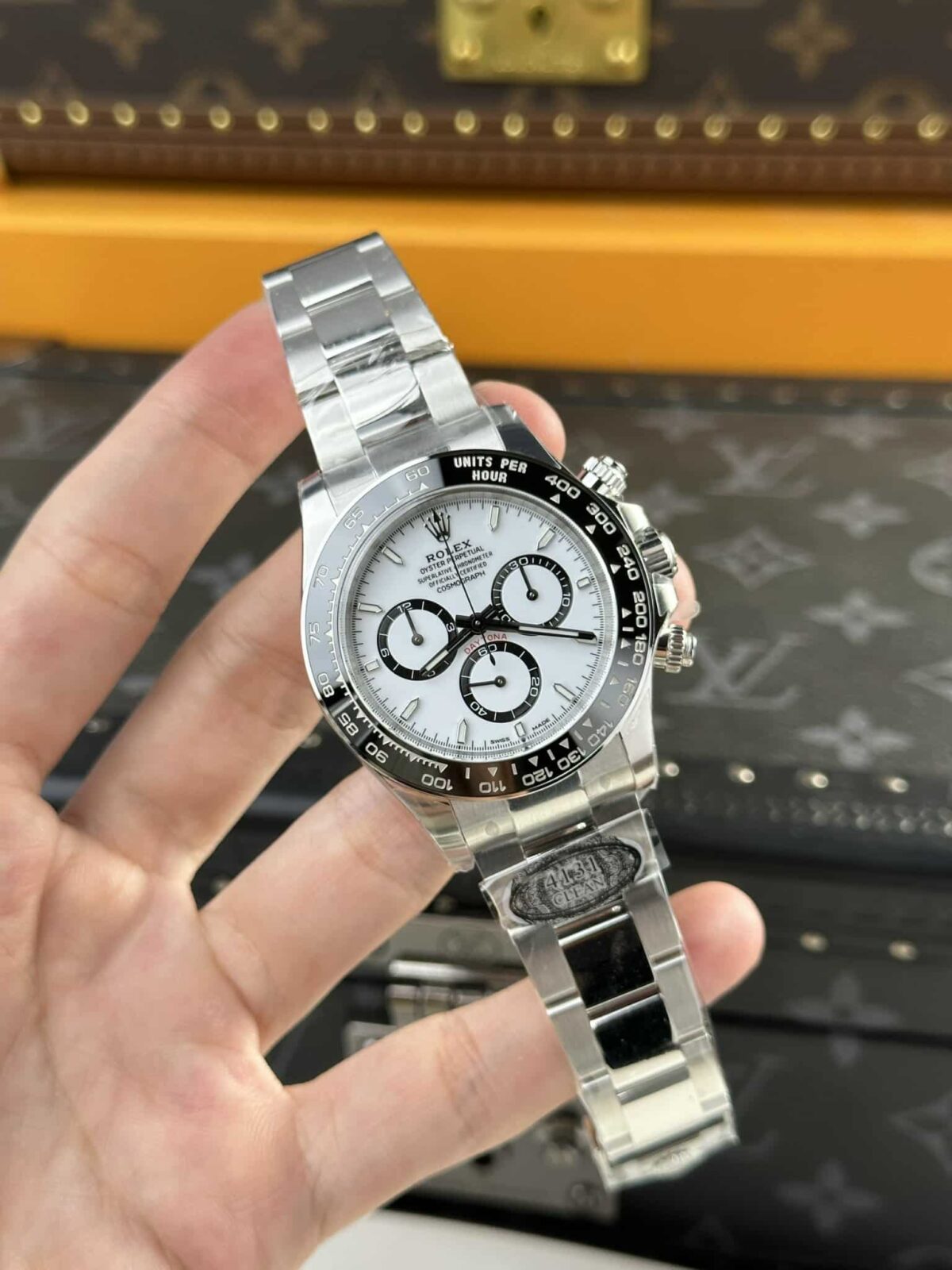 Replica Rolex Daytona "Panda" 40 mm White Dial 126500LN - Best shop to buy a Fake Rolex