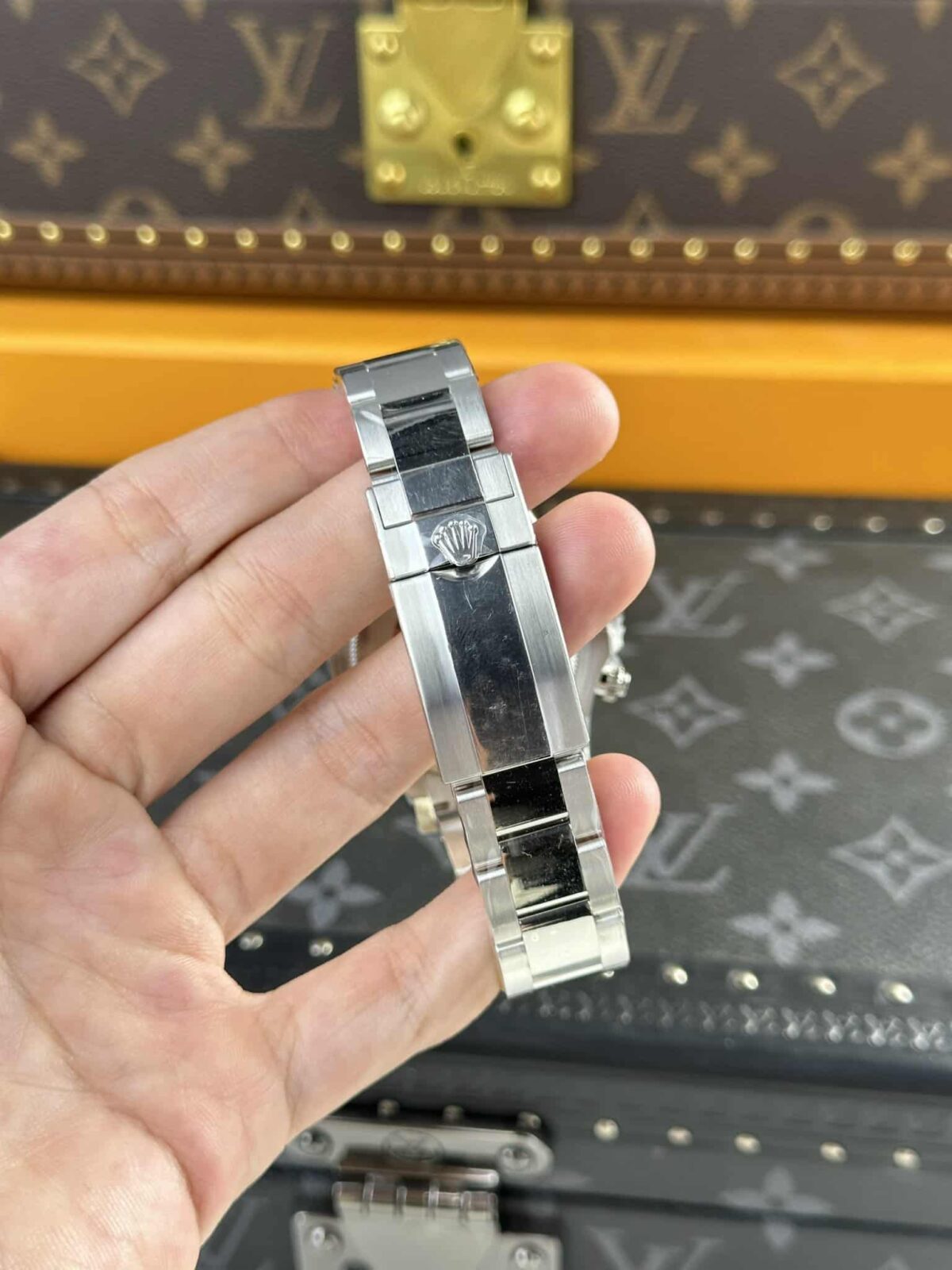 Replica Rolex Daytona "Panda" 40 mm White Dial 126500LN - Best shop to buy a Fake Rolex