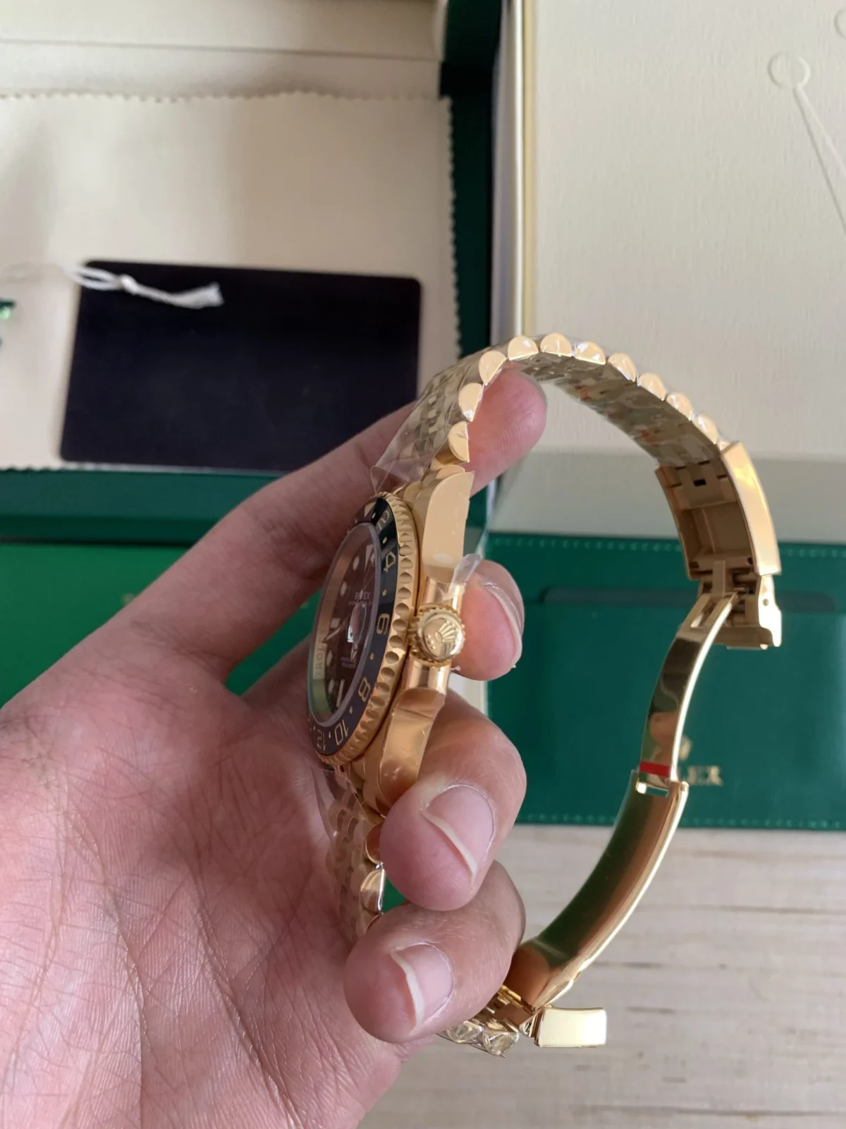 Replica Rolex GMT-Master II 40 mm Black Dial 126718GRNR - Best shop to buy a Fake Rolex