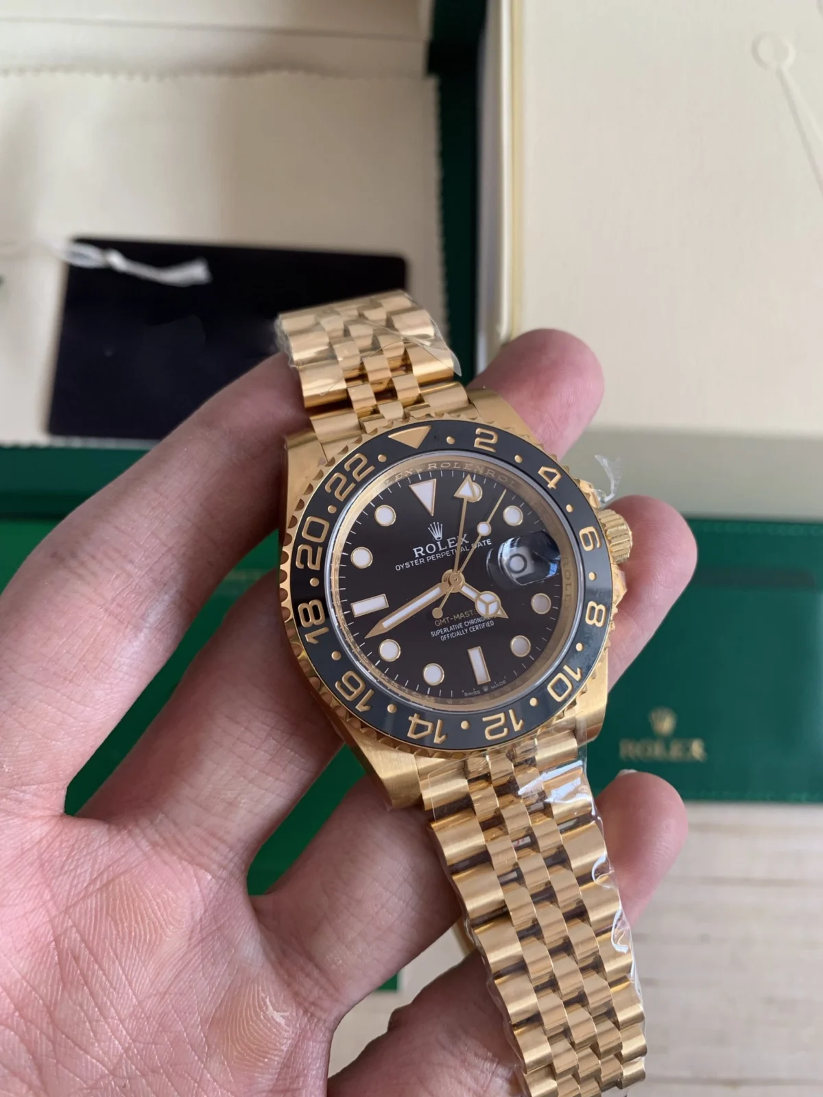 Replica Rolex GMT-Master II 40 mm Black Dial 126718GRNR - Best shop to buy a Fake Rolex