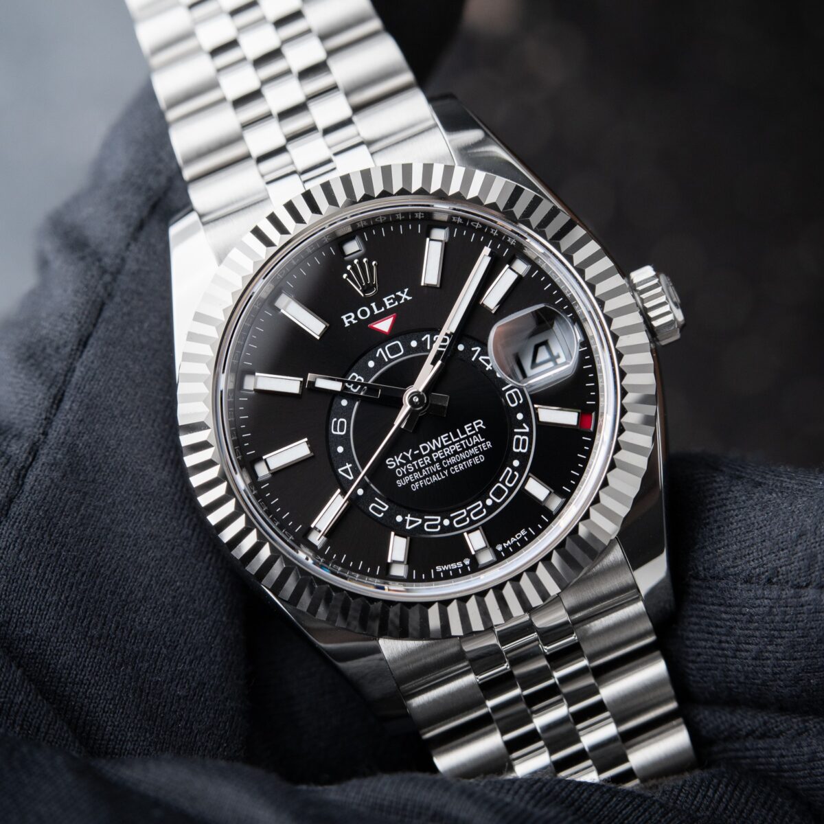 Replica Rolex Sky-Dweller 42 mm Bright black Dial 336934 Jubilee - Best shop to buy a Fake Rolex