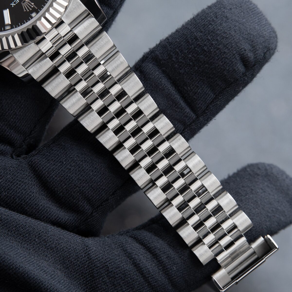 Replica Rolex Sky-Dweller 42 mm Bright black Dial 336934 Jubilee - Best shop to buy a Fake Rolex