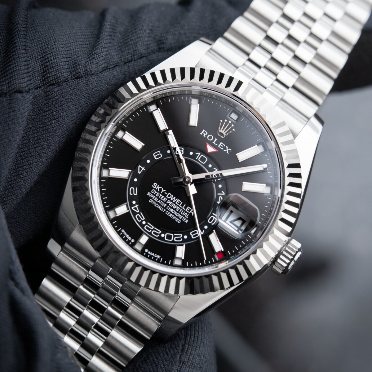 Replica Rolex Sky-Dweller 42 mm Bright black Dial 336934 Jubilee - Best shop to buy a Fake Rolex
