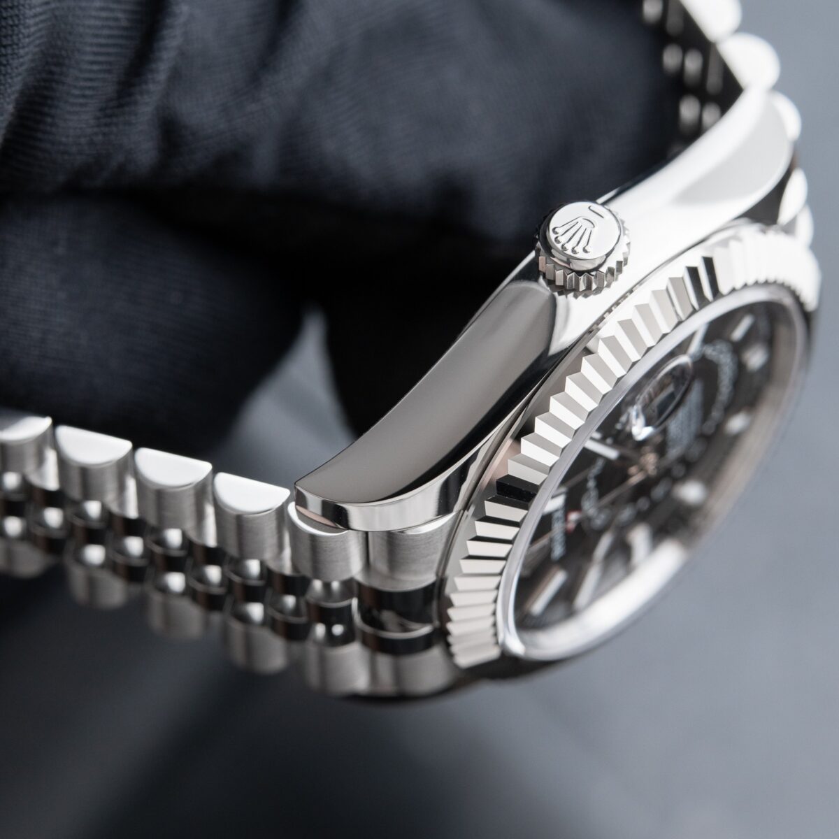 Replica Rolex Sky-Dweller 42 mm Bright black Dial 336934 Jubilee - Best shop to buy a Fake Rolex