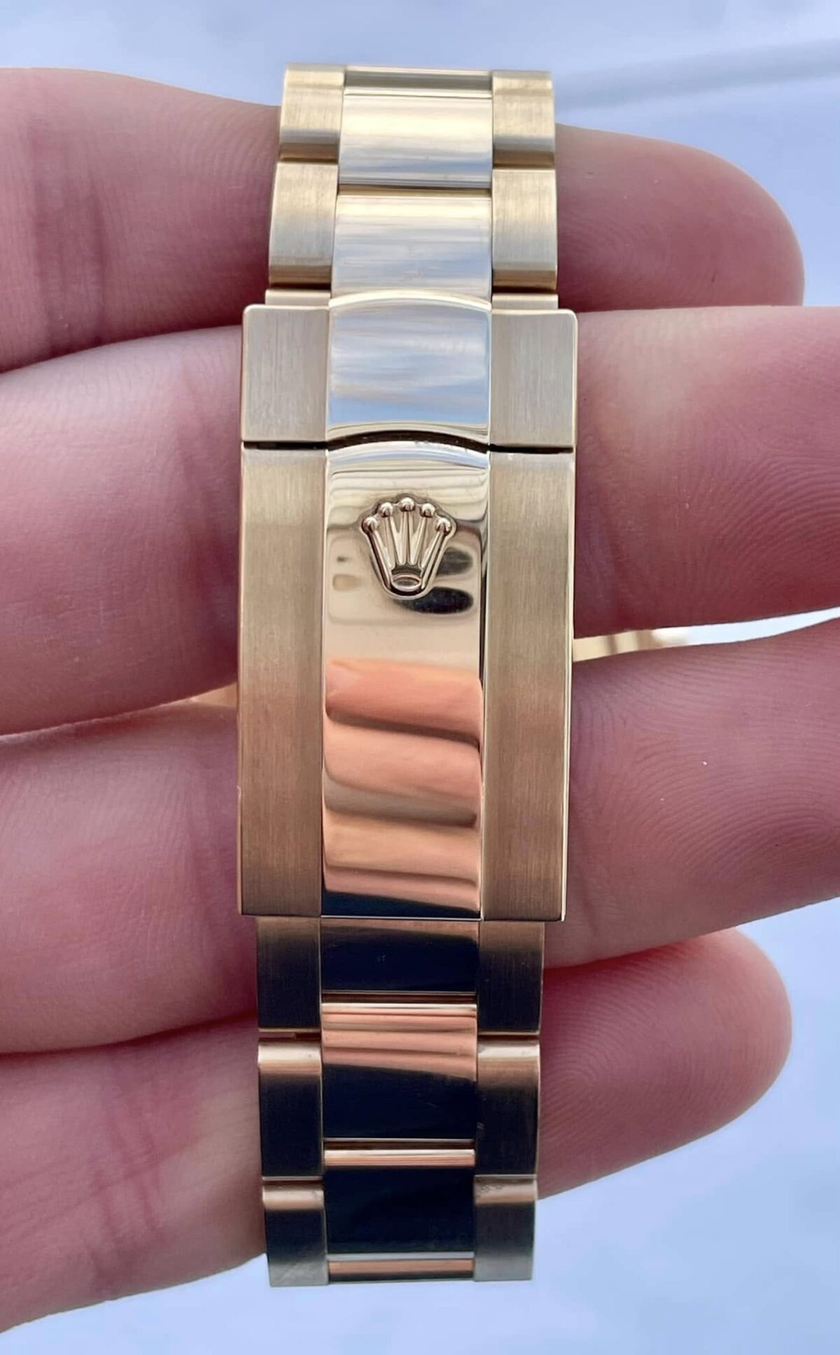 Replica Rolex Sky-Dweller 42 mm Intense white Dial 336938 - Best shop to buy a Fake Rolex
