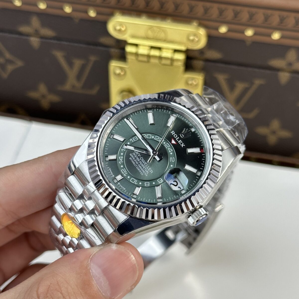 Replica Rolex Sky-Dweller 42 mm Mint green Dial 336934 Jubilee - Best shop to buy a Fake Rolex