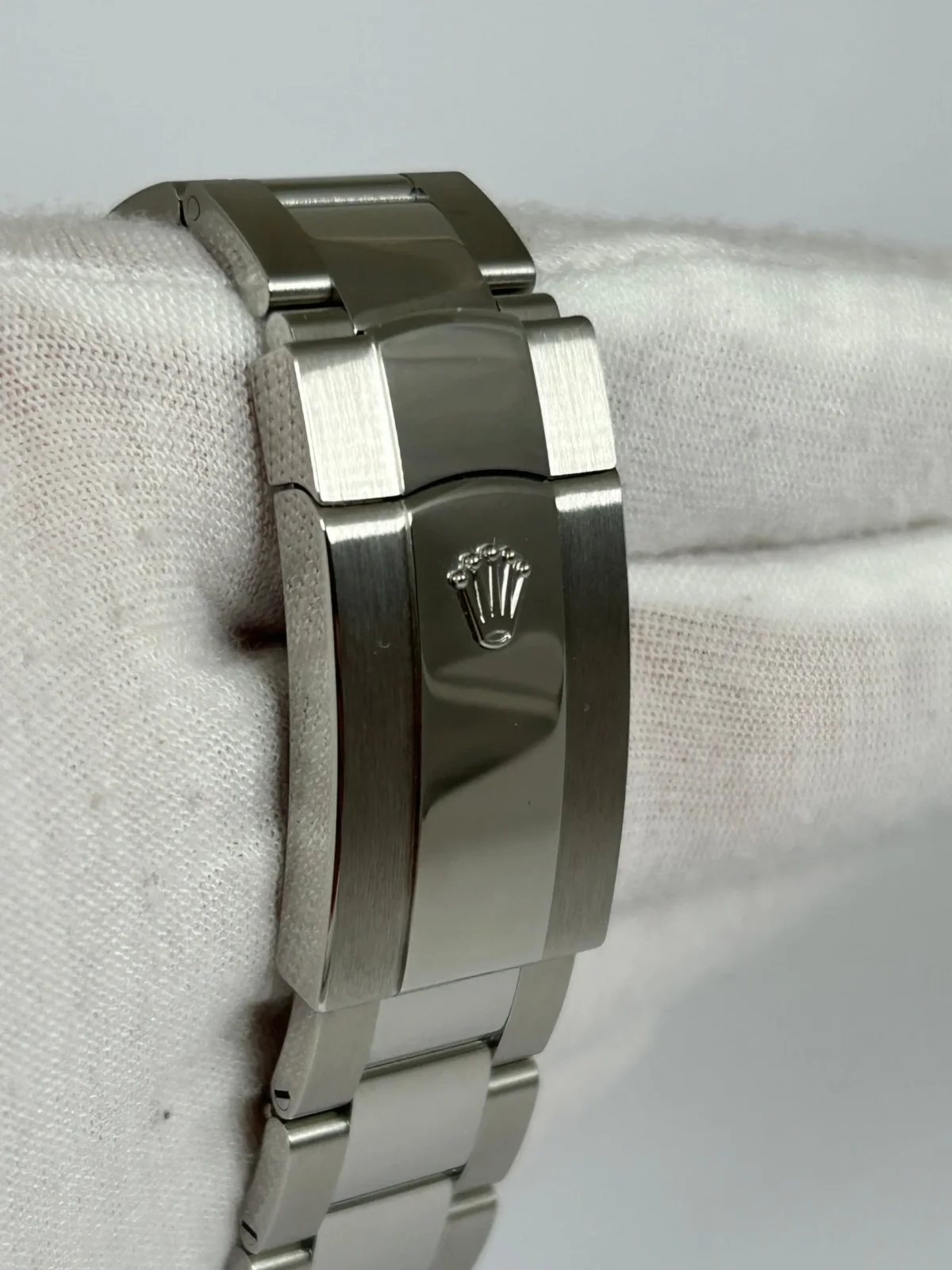 Replica Rolex Sky-Dweller 42 mm Mint green Dial 336934 Oyster - Best shop to buy a Fake Rolex