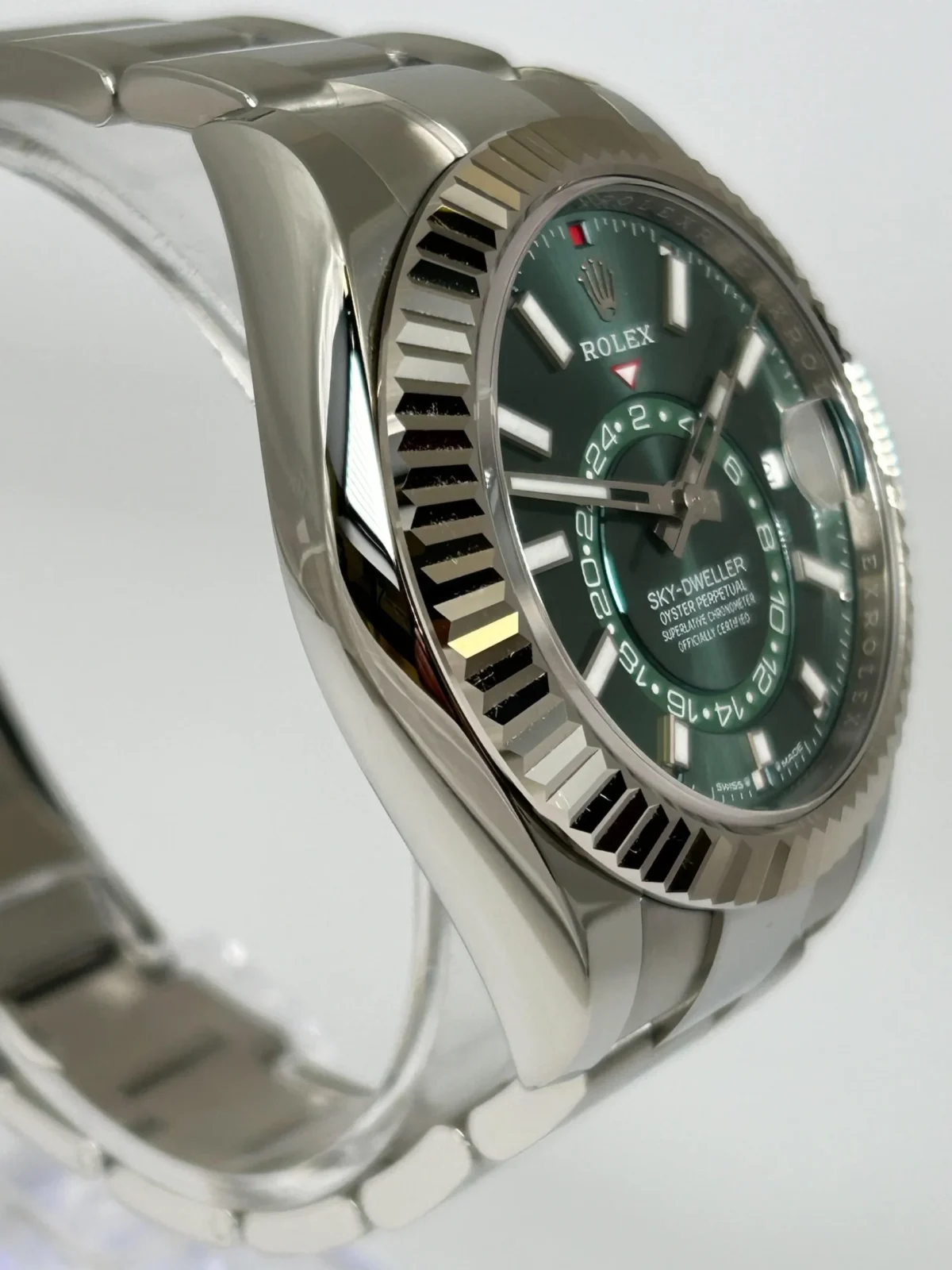 Replica Rolex Sky-Dweller 42 mm Mint green Dial 336934 Oyster - Best shop to buy a Fake Rolex
