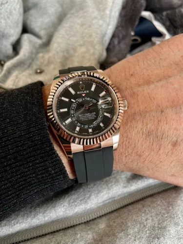 Replica Rolex Sky-Dweller 326235 42mm Black Dial photo review