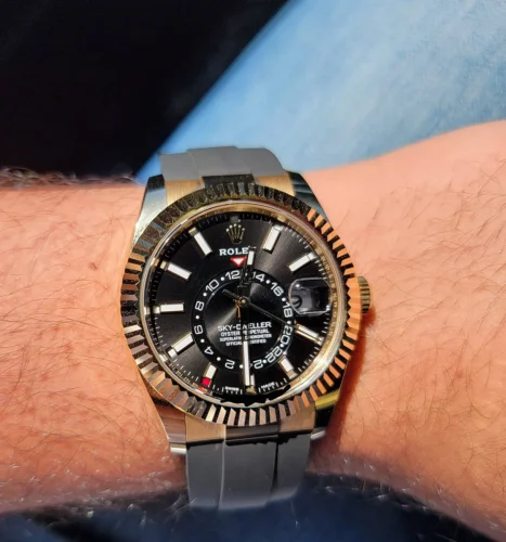 Replica Rolex Sky-Dweller 42 mm Bright black Dial 336238 photo review