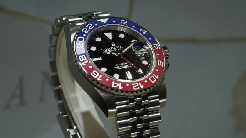 Replica Rolex vs Real: How to Spot a Fake Rolex 5