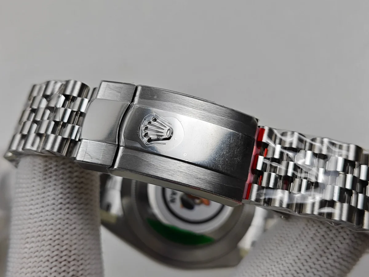 Replica Rolex Datejust series m126334-0022 41mm - Image 3