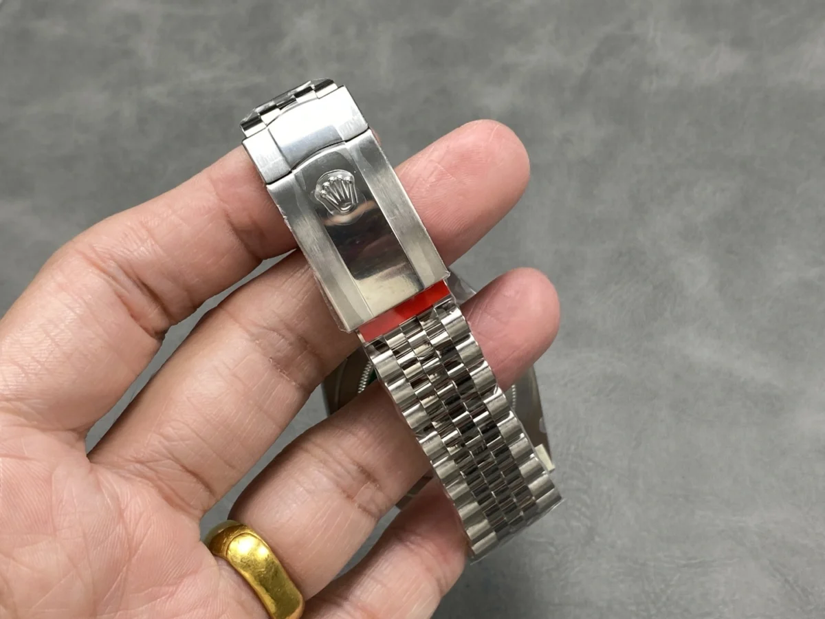 Replica Rolex Datejust m126334-0030 41mm - Image 2