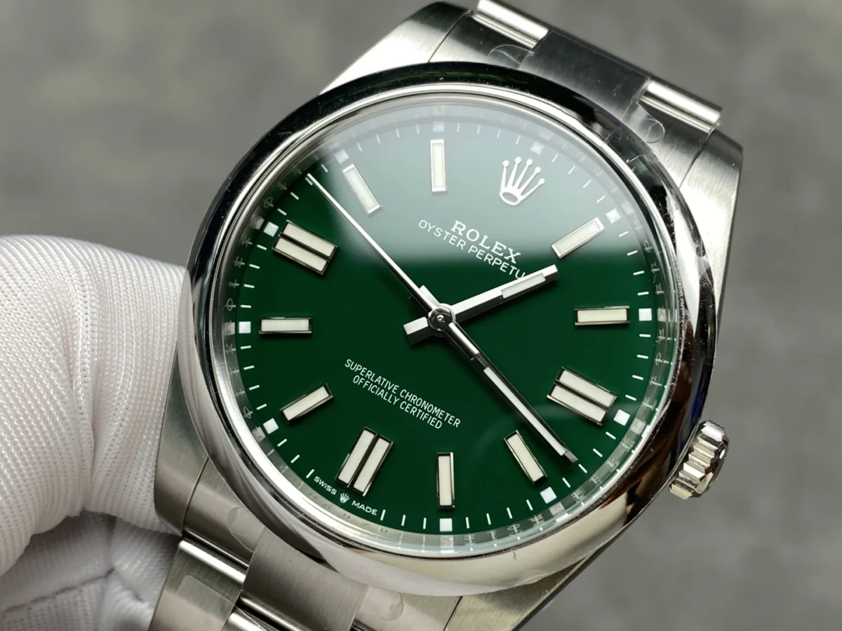 Replica Rolex Oyster Perpetual m124300-0005 41mm - Image 9