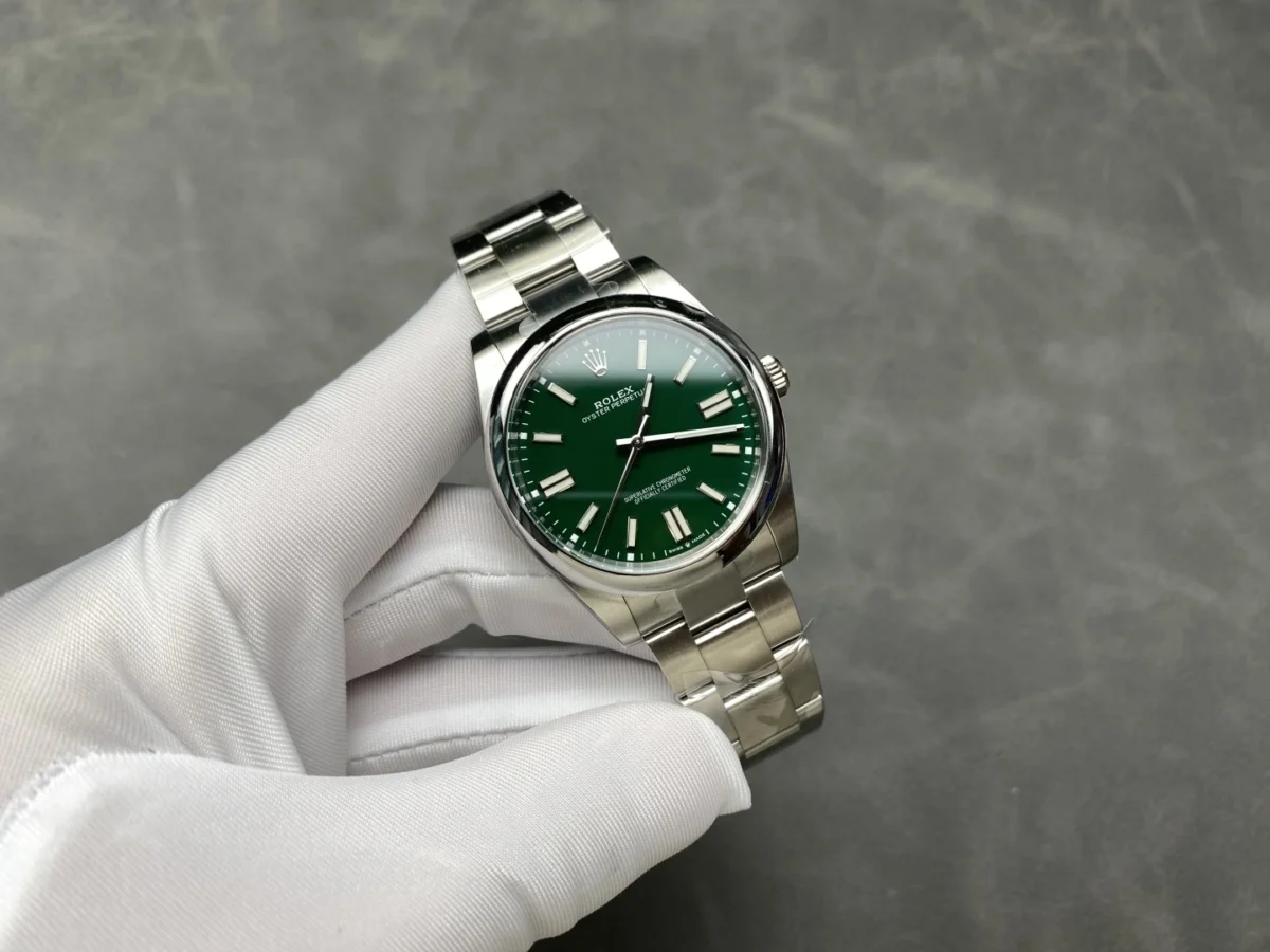 Replica Rolex Oyster Perpetual m124300-0005 41mm - Image 8