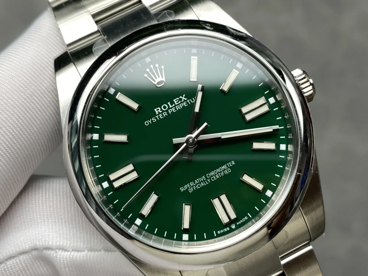 Replica Rolex Oyster Perpetual m124300-0005 41mm - Image 6